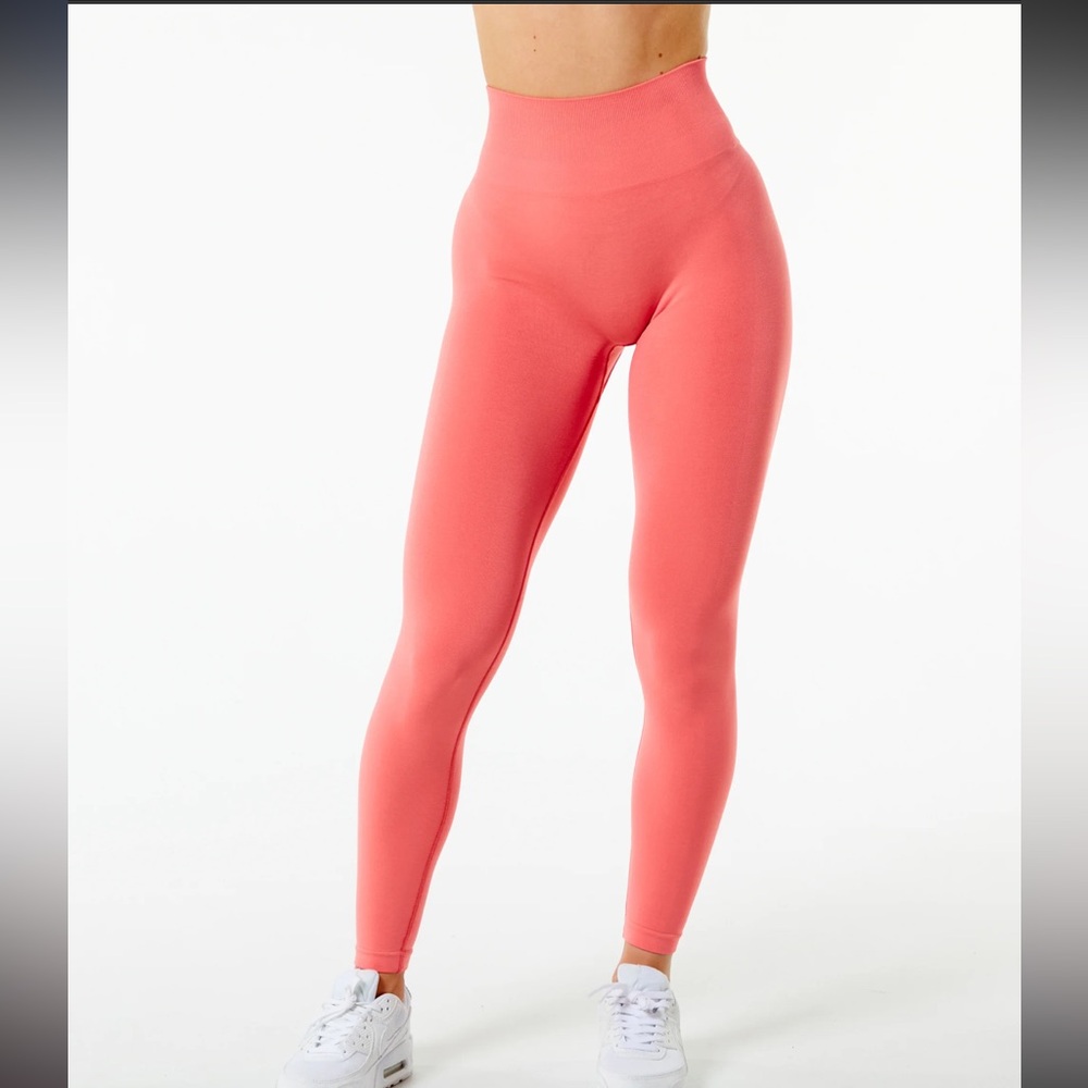 Alphalete Amplify Leggings - Pixel Pink